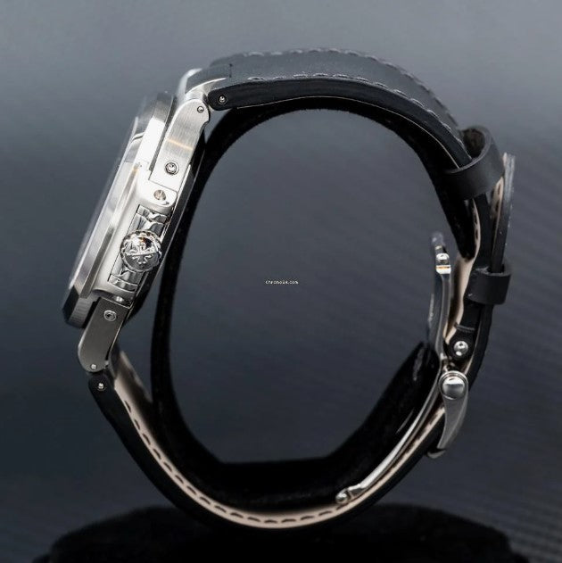 Patek Philippe Nautilus NEW Nautilus 5726A-001 Annual Calendar Black Dial | FULL SET