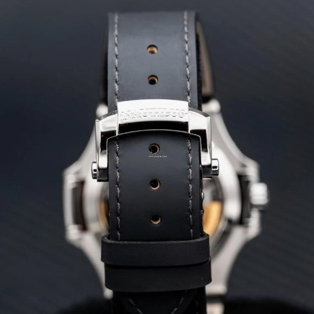 Patek Philippe Nautilus NEW Nautilus 5726A-001 Annual Calendar Black Dial | FULL SET