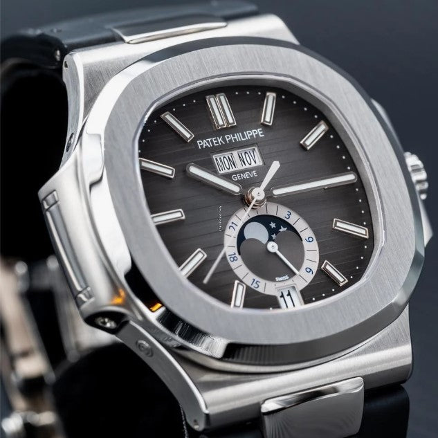 Patek Philippe Nautilus NEW Nautilus 5726A-001 Annual Calendar Black Dial | FULL SET